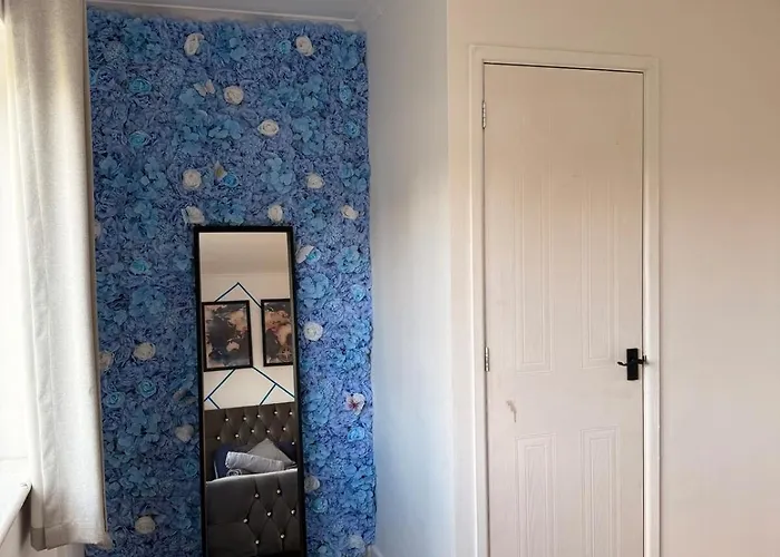 House In Mvs Snug Urban Hideaway *