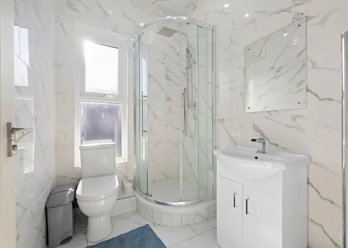 Three Bedroom House By Brookland Serviced Short Lets With Free Wifi 度假居 *