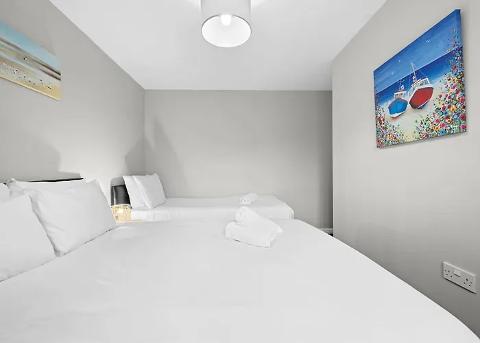 Dom wakacyjny 3 Bed Close To Centre Superhost