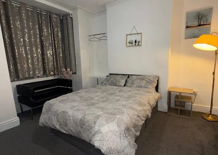 Comfortable Near Centre Privatunterkunft *