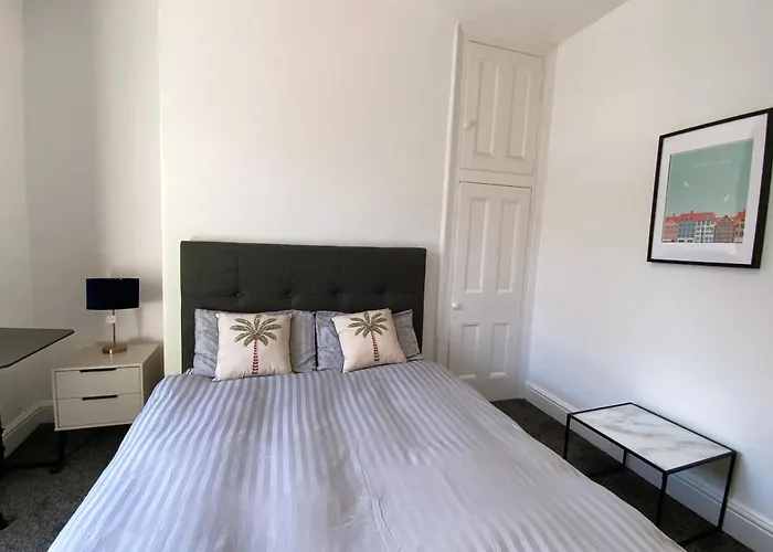 Pensjonat Huge Modern To In Salford Samson Plab Manchester