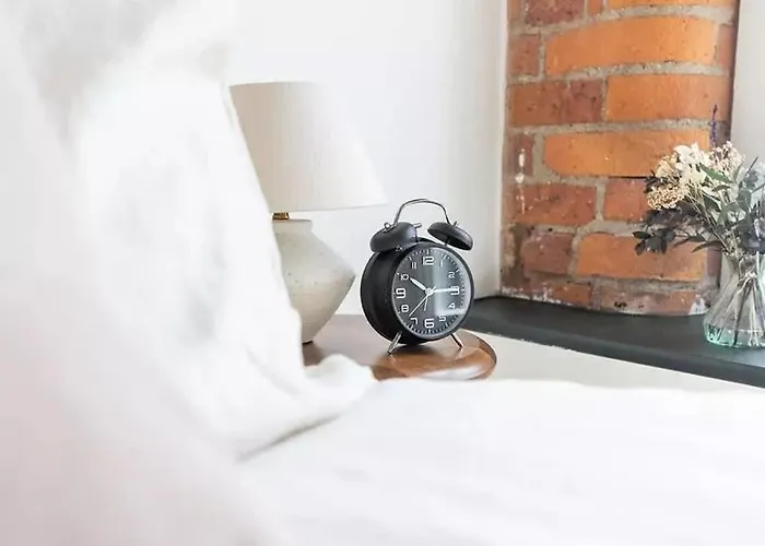 Urban Base Stone's Throw From Attractions Holiday home