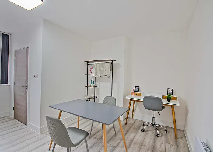 Spacious 5br House Near Centre Dom wakacyjny *