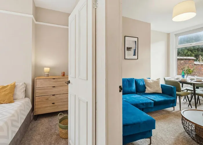 Home, Sleeps 6, Contractor Friendly, Free Parking Nyaraló