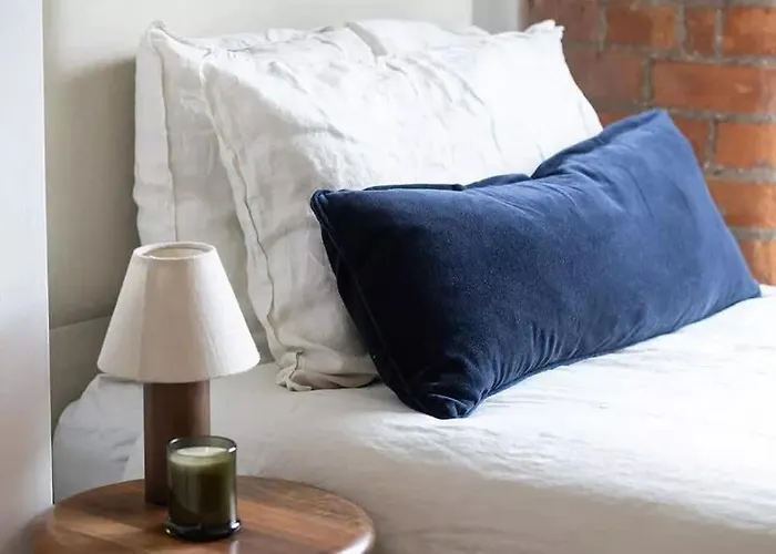 Holiday home Urban Base Stone's Throw From Attractions