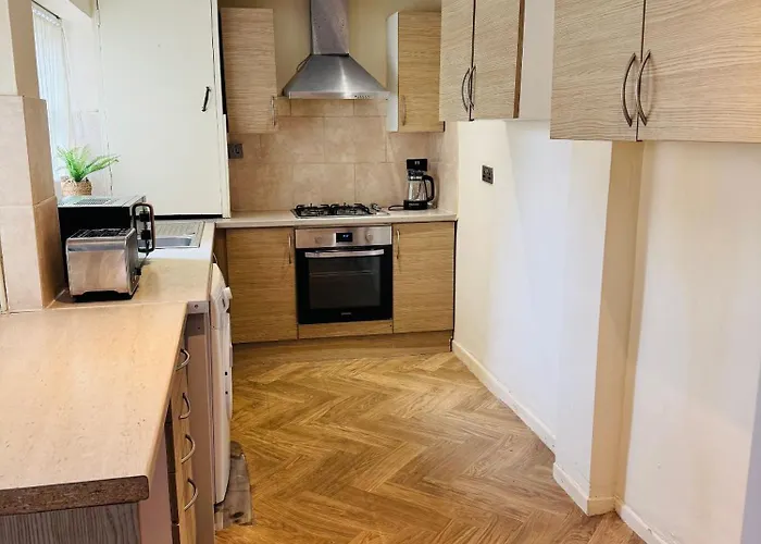 Contractors And Tourists Friendly In Salford Manchester