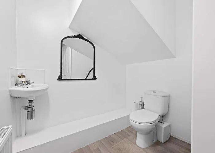 Dom wakacyjny 3 Bed Close To Centre Superhost Manchester