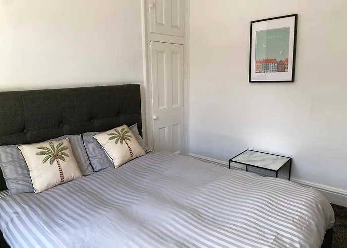 Huge Modern To In Salford Samson Plab