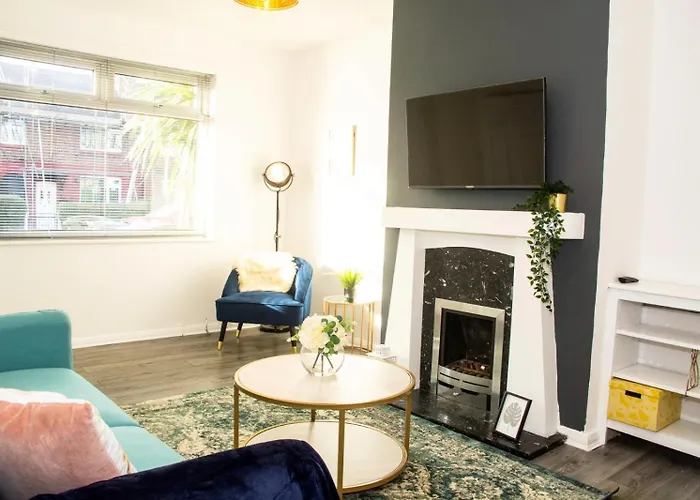 3 Bed - Shefa Homes * Manchester