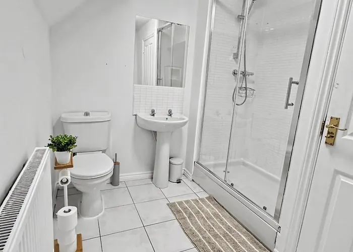 Entire Sleeps 5 Guest 5 Mins Frommcr Manchester