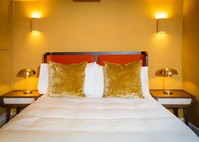 Awhile - 3-bed Townhouse Northern Quarter