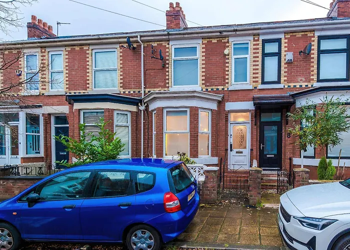 Oldtrafford - Sleeps 6 - Free Parking - Free Wifi