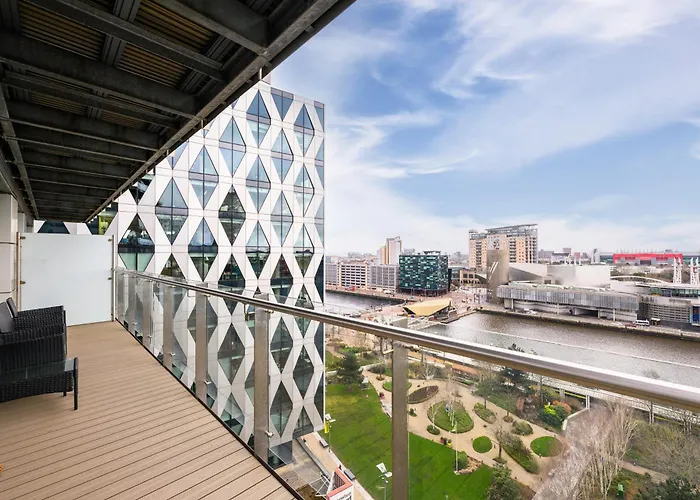 Waterfront Panorama - 2br + Balcony, Near Stadium *