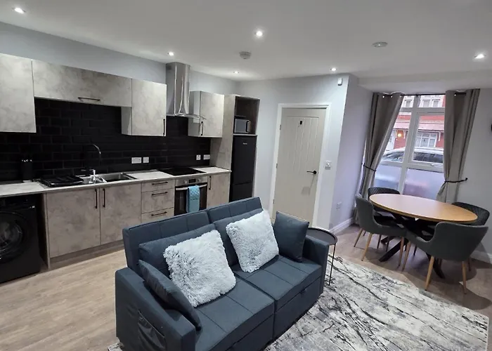 Easy Access To Airport &city Centre Mánchester