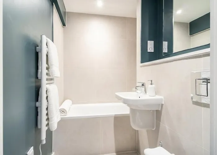 Modern And Quirky 2 Bed Flat In 아파트