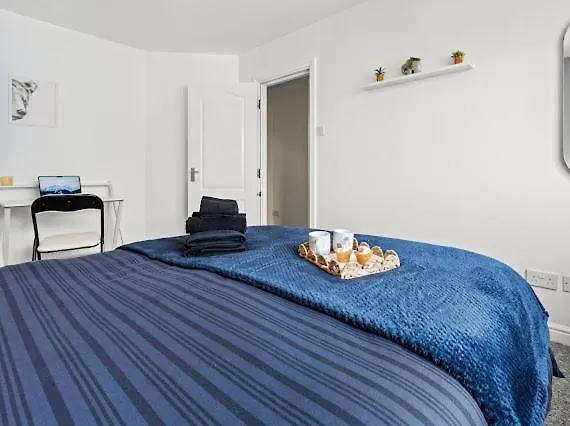 Arosa Escape- Modern2 Bed Suite,sleeps 5,free Parking,ps4,kingbed,wifi,near Christies Apartamento
