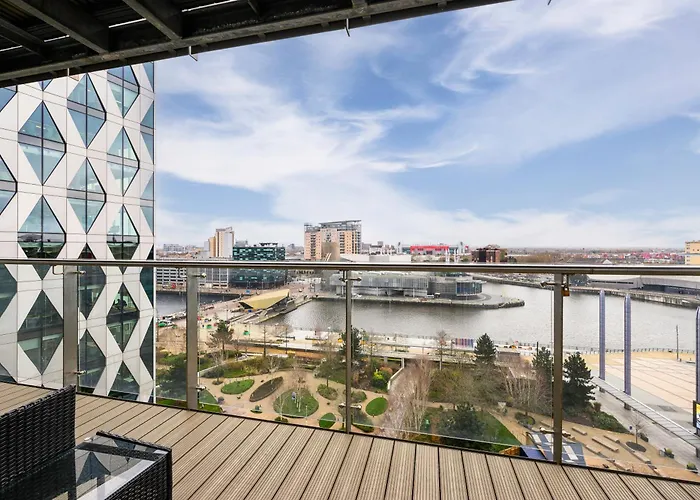 Waterfront Panorama - 2br + Balcony, Near Stadium