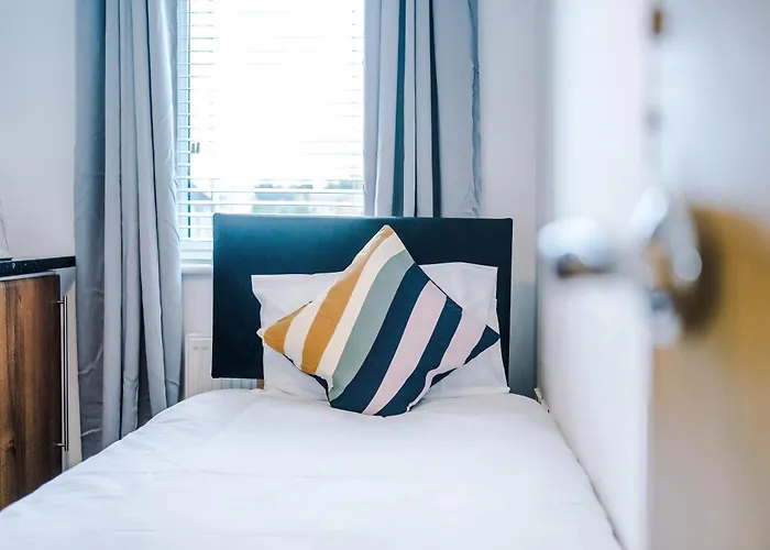 Lägenhet Salford 4 Bed House - Free Parking - Sleeps 7