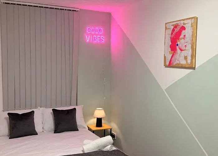 Get Lizzy Centre Gem Next To Shudehill Manchester