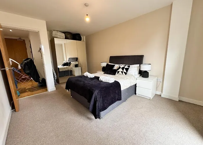 Chic 1 Bedroom Flat In The Heart Of Apartment *