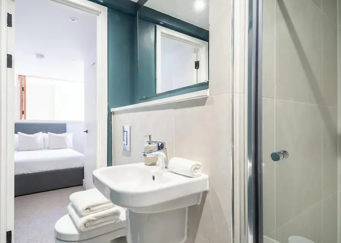 Modern And Quirky 2 Bed Flat In *