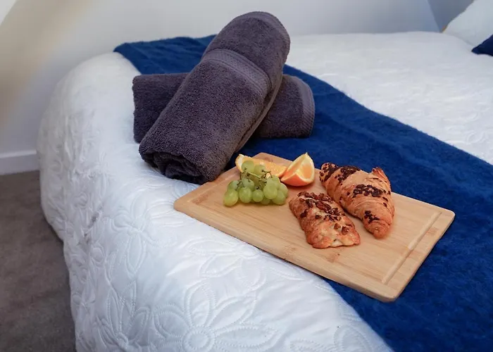 Near Uni And Hospital - Long - Fast Wi-fi - 15 Mins To Mánchester