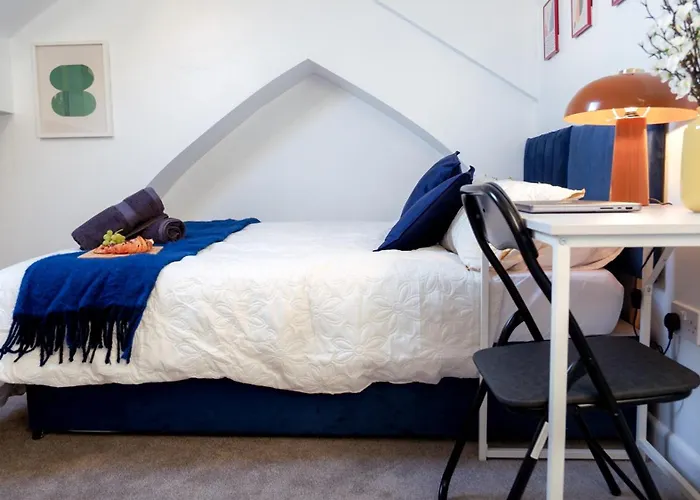 Near Uni And Hospital - Long - Fast Wi-fi - 15 Mins To