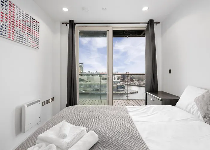 Waterfront Panorama - 2br + Balcony, Near Stadium Apartment