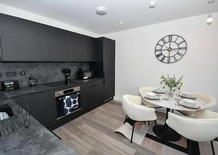 Modern 2 Bedroom In W Balcony