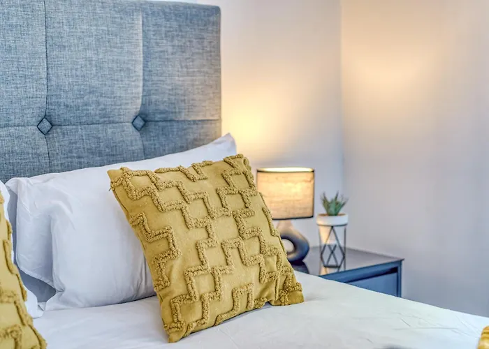 Executive With Sleek Modern Aesthetic Apartament