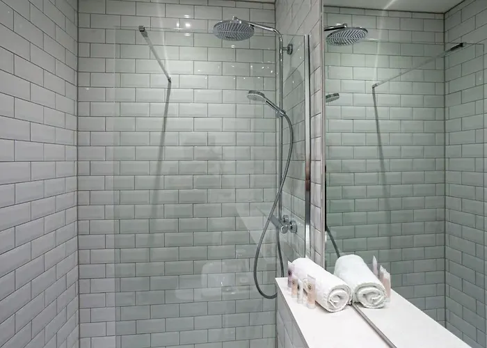 Characterful 2 Bed Near Victoria Station Манчестер