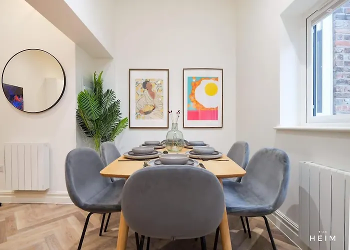 Riff At The Heim Mánchester