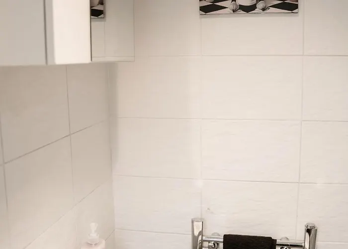 Modern & Spacious 4 Bedroom In Manchester