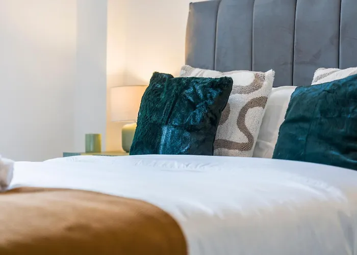 Apartamento Modern 1-bed Centre Flat - Balcony & Parking