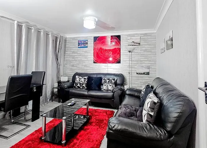 شقة Deluxe 4-bed Near Etihad Stadium & C0-0p Arena, Sleeps 9