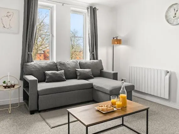 Arosa Escape- Modern2 Bed Suite,sleeps 5,free Parking,ps4,kingbed,wifi,near Christies