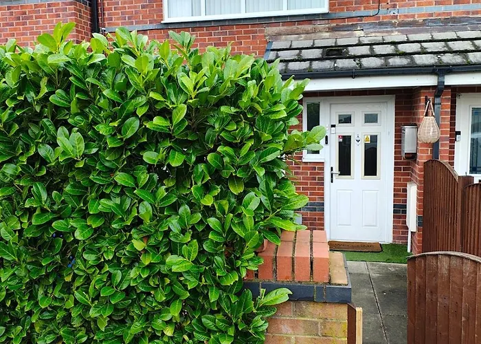 شقة Deluxe 4-bed Near Etihad Stadium & C0-0p Arena, Sleeps 9 مانشستر