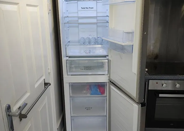 Apartment Deluxe 4-bed Near Etihad Stadium & C0-0p Arena, Sleeps 9