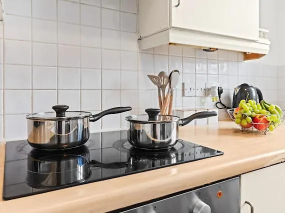 Arosa Escape- Modern2 Bed Suite,sleeps 5,free Parking,ps4,kingbed,wifi,near Christies Apartamento