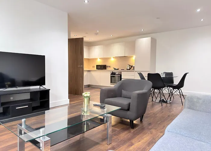 Modern Near Oxford Road, Centre *