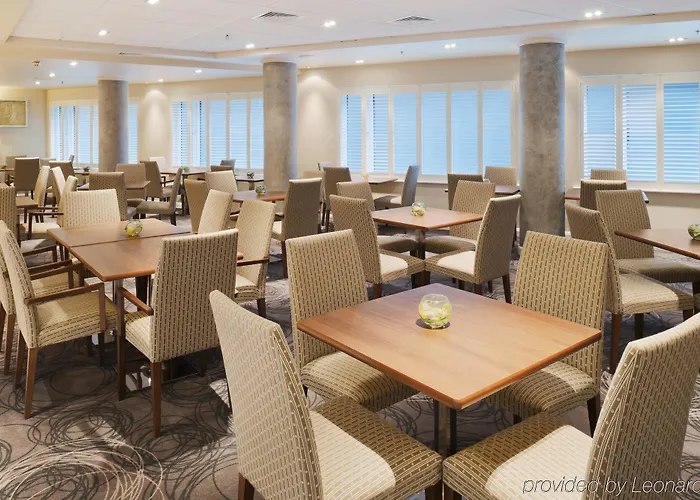 Express Centre By Ihg Hotel 3*