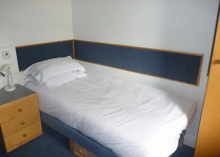 Weston Hall - Halls Of مانشستر