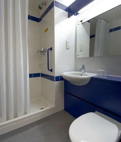 Travelodge Ancoats 3*