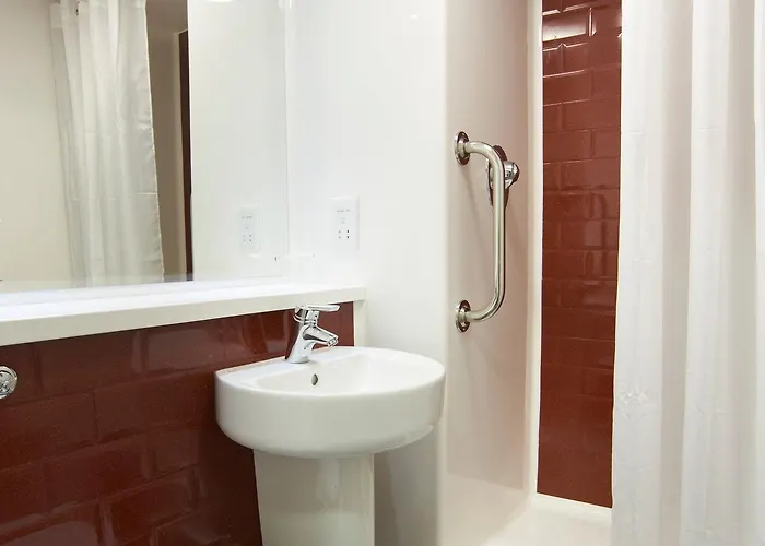 Travelodge Upper Brooks Street 酒店 3*