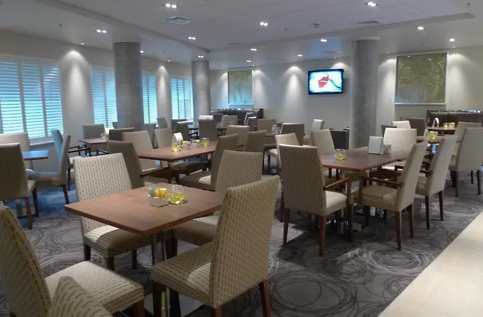 Hotel Express Centre By Ihg