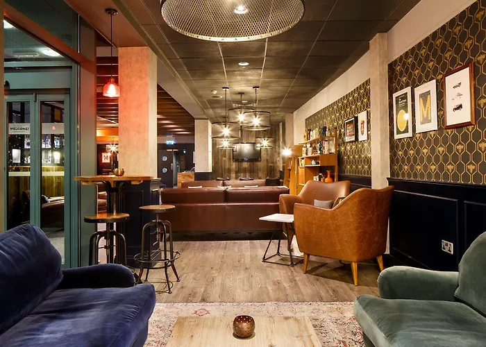 Ibis Centre 96 Portland Street 3*