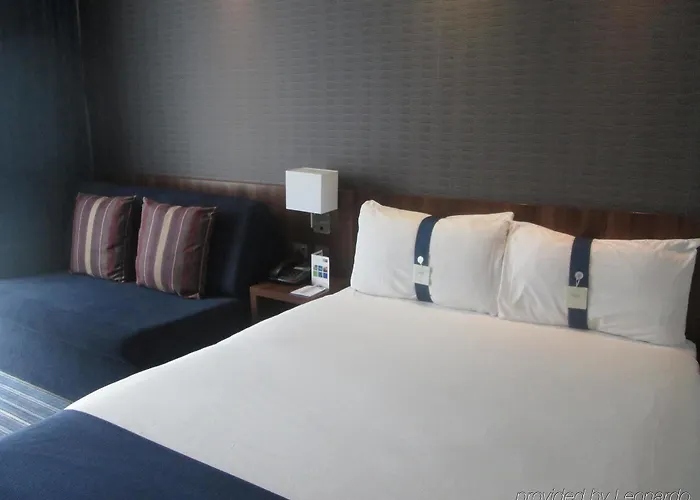 Hotel Express Centre By Ihg 3*