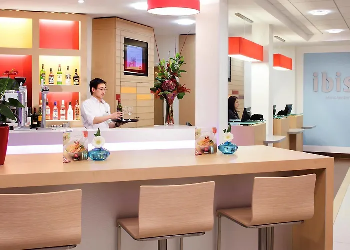 Ibis Centre 96 Portland Street 3*