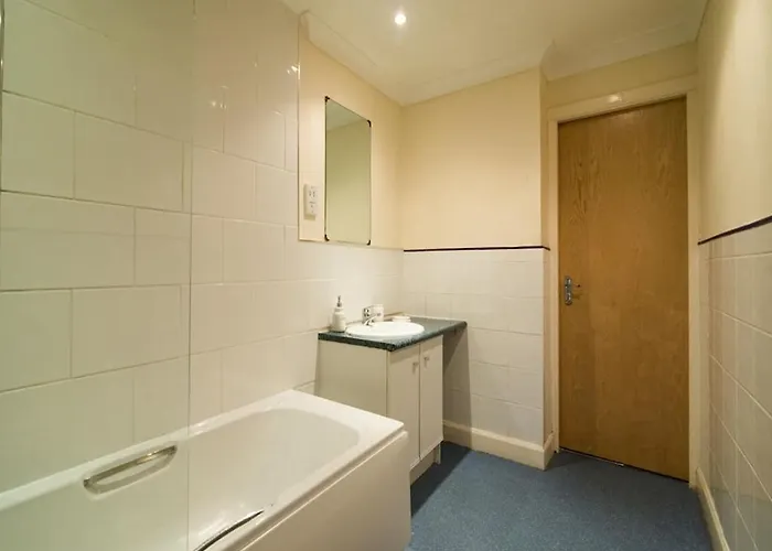 Long Reduced Rates 3p Apartment