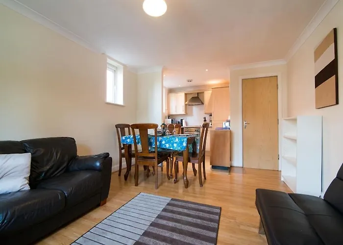 Long Reduced Rates 3p Apartment